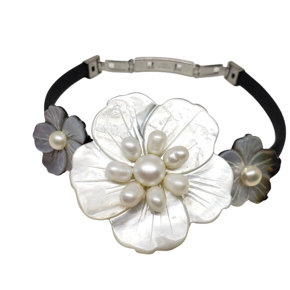 Natural Mother of Pearl Hand Carved Shells & Pearls Flower Bracelet - Vintage - Picture 5 of 10